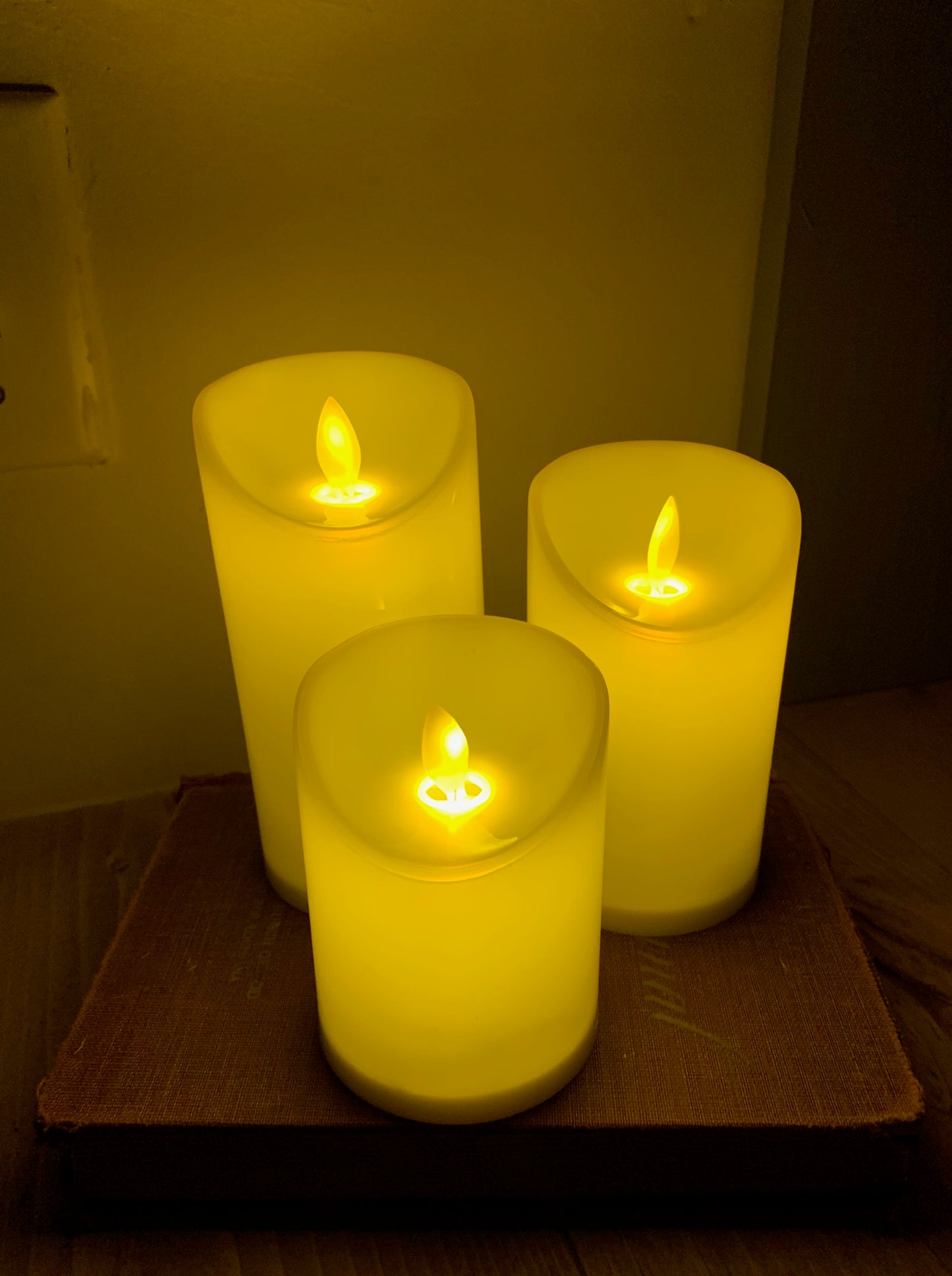 Flameless Swing Candles